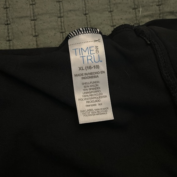 Time and Tru Women's and Women’s Plus Plunge V Neck One Piece Swimsuit - Picture 11 of 12